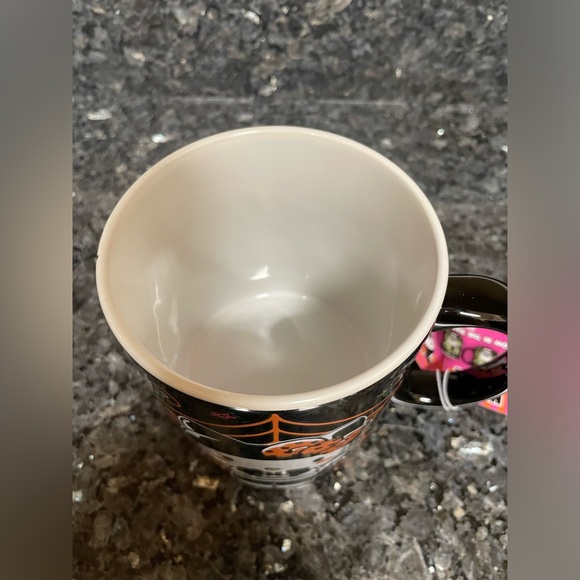 Hello Kitty Glow in the Dark Mug - Picture 4 of 6